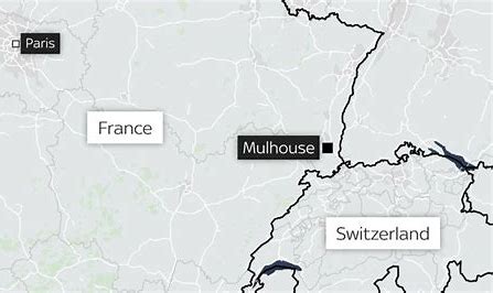 ഫ്രാൻസിൽ കത്തി-ആക്രമണം: ഒരാൾ മരിച്ചു, നിരവധി പേർക്ക് പരിക്ക്; ഭീകരാക്രമണമെന്ന് സംശയം 1 ഫ്രാൻസിന്റെ കിഴക്കൻ നഗരമായ മുൽഹൗസിൽ ശനിയാഴ്ച ഉച്ചയ്ക്ക് ശേഷം നടന്ന കത്തിയാക്രമണത്തിൽ ഒരു വഴിയാത്രക്കാരൻ മരിക്കുകയും അഞ്ച് പോലീസ് ഉദ്യോഗസ്ഥർക്ക് പരിക്കേൽക്കുകയും ചെയ്തു, അതിൽ രണ്ട് പേർക്ക് ഗുരുതരമായി പരിക്കേറ്റു. ഭീകരവാദ പ്രതിരോധ നിരീക്ഷണ പട്ടികയിൽ ഉണ്ടായിരുന്ന 37 വയസ്സുള്ള അൾജീരിയൻ പൗരനായ പ്രതിയെന്ന് സംശയിക്കപ്പെടുന്നയാളെ സംഭവസ്ഥലത്ത് വച്ച് അറസ്റ്റ് ചെയ്തു. ഈ സംഭവത്തെ ഭീകരവാദ പ്രവർത്തനമായി കണക്കാക്കി അധികൃതർ അന്വേഷണം നടത്തി വരുന്നു. mulhouse map 1 France