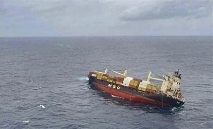 കേരള തീരത്ത് കണ്ടെയ്നർ കപ്പൽ അപകടം; തീരങ്ങളിൽ ജാഗ്രത നിർദേശം liberian ship msc elsa Canada