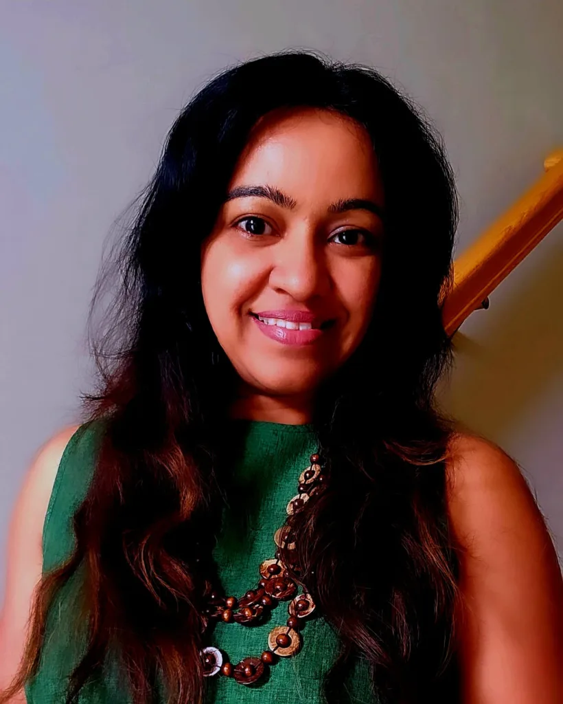 ജീവിതത്തിന്റെ പ്രതിബിംബം: അക്കൽദാമയിലെ ശില്പി പറഞ്ഞ കഥ 1 ശക്തമായ ഭാഷയിൽ, ഓരോ കഥാപാത്രവുമായും കഥയുമായും വായനക്കാരെ ആഴത്തിൽ ബന്ധിപ്പിക്കുന്ന 14 മികച്ച കഥകളുടെ സമാഹാരമാണ് ഈ പുസ്തകം. വായനക്കാരനെ ആദിമധ്യാന്തം ഇത്തരത്തിൽ കഥയോട് കൊരുക്കുന്ന അതിശയകരമായ രചനാപാടവത്തിനും ഈ സമാഹാരം പ്രശംസ അർഹിക്കുന്നു. സമൂഹത്തെ പ്രതിബിംബിപ്പിക്കുന്ന കണ്ണാടിയാകുന്ന ഈ കഥകൾ, മനസ്സിനെ അലട്ടുന്ന പല വിഷയങ്ങളും സത്യസന്ധതയോടെ അവതരിപ്പിക്കുന്നു. bd031a8d 726a 4255 a0bc 9726483506b9 2 Akkaldhamayile Silpi Paranja Katha