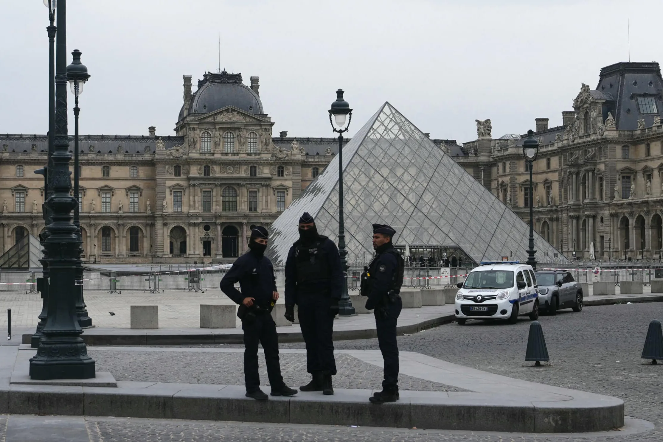 louvre edited Canada Malayali