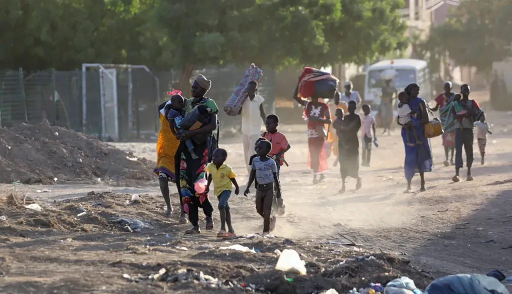 sudan people flee their neighborhoods 2023 04 19 afp.jpg Canada